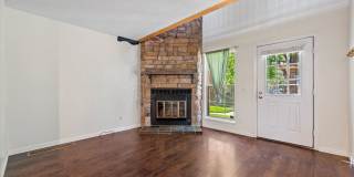 Warm 1 bd in heart of Aurora Gallery 6