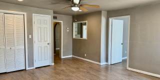 Adorable 3/2 with 2 Living Areas Close to Tech and Medical District! Gallery 5