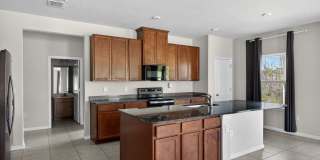 Panther Creek Family Home Gallery 14