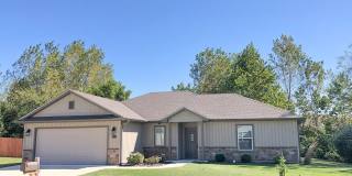 Like-New Ranch Home — 3 Bed / 2 Bath in Forest Ridge (Columbia, MO) Like-New Ranch Home — 3 Bed / 2 Bath in Forest Ridge (Columbia, MO) Gallery 1