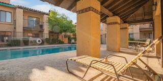 Two Bedroom Apartment Home with Beautfiul Courtyard views Gallery 21