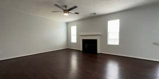 Lovely Single Family House! All Electric, Garage, Deck, Privacy Fenced Backyard, Pets Ok! Gallery 9