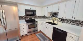 Beautiful Newington Forest Townhome Gallery 13