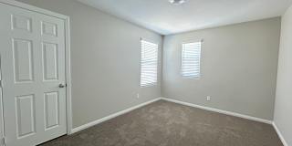 Inspirada 4-Bedroom 3-Bathroom Home! Gallery 19