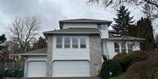 Incredible Sexton Mountain/Murray Hills 4 bed, 3 bath Home! + HUGE BONUS ROOM! Fenced Yard, updated, and move-in Ready! Gallery 1