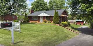 Beautiful 3 bedroom- North Johnson City Gallery 1