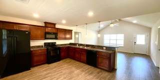 AVAILABLE NOW!!! Lake Life Meets Modern Comfort in Kingsland! Gallery 17