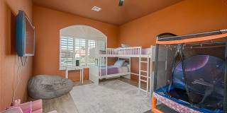 2459 North Ridge Avenue Gallery 13