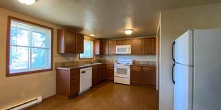 Spacious & Bright 2-Bedroom, 1-Bath upper-level fourplex- located in Spokane Valley! Spacious & Bright 2-Bedroom, 1-Bath upper-level fourplex- located in Spokane Valley! Gallery 4