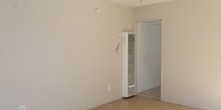 Single level duplex 2 br 1 ba in Chula Vista CA Gallery 15