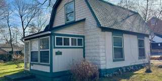 503 South Pine Street Gallery 1