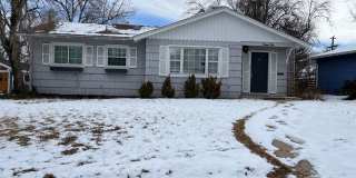Charming 3-Bed Gem in the Heart of Boulder: Modern Upgrades, Fenced Yard, and Convenient Amenities! Gallery 1