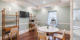 511 Queens Gallery 13