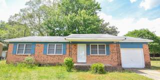 3 Bedroom and 1.5 Bath Home- Hardwood Floors Gallery 1