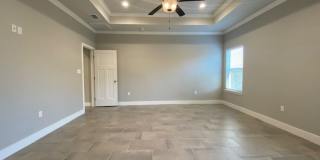 Stunning Southside Home w/ Solar Panels! Gallery 6