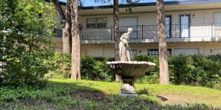 Fairfax Apartments Gallery 17