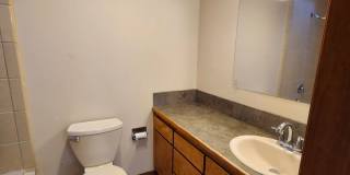 3 Bed/2 Bath Single Level Home near Parks and Schools - Daggett Lane Gallery 9