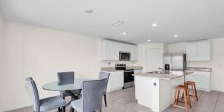 Available now in Wimauma | Spacious 5BR Home with 2,600+ Sqft Gallery 11