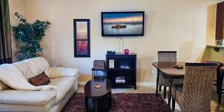 945 REGISTRY Boulevard Gallery 8