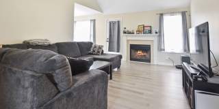 Pet Friendly Three Bedroom with Bonus! Gallery 5
