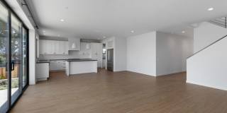 Modern Coastal Lease in Top of the World Gallery 27