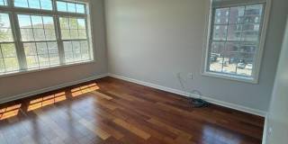 102 E Elizabeth Ave Gallery 17