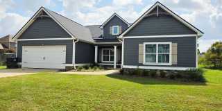 Welcome home to this spacious 4-bedroom, 2-bath home located in Fort Mitchell Gallery 1