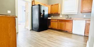 Single Family Home with Bonus Room & Loft! Gallery 6