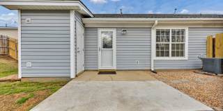 BEAUTIFULLY RENOVATED TWO BEDROOM IN CHAPIN Gallery 26