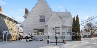 419 W Iroquois Rd Gallery 1