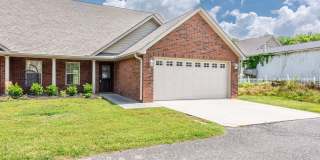 206 Janet Lane Gallery 1