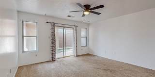 NORTH WEST 3/BD 2/BA 2/CG House Gallery 17