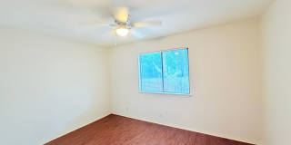 Great, well-maintained single-story duplex tucked away on a quiet cul-de-sac! Gallery 20
