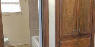 Great Location! Central Edmond! Great Location! Central Edmond! Gallery 22