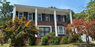 Lovely 4 bedroom Colonial Gallery 1