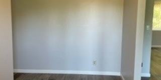 -Spacious 4 Bed 2.5 Bath, House, with Hew Hardwood Floors throughout - Gallery 11