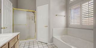 5719 E Saint John Road Gallery 13