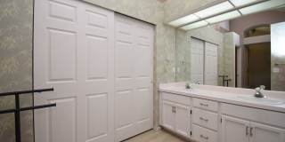 Bright Holladay 4 Bed Home – High Ceilings in Prime Location!! Gallery 14