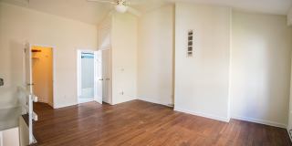 Two Bed Graduate Hospital Home Gallery 12