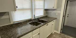 Fully Renovated 2/1 Single Family House Available for Immediate Rent! Gallery 11