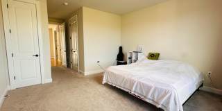 Modern 3 Bedroom, 2.5 Bath Townhouse Modern 3 Bedroom, 2.5 Bath Townhouse Gallery 7