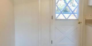 N Kerr Avenue - Duplex home - Move In Ready!!! Gallery 13