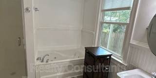 2461 Lyndhurst Avenue Gallery 96