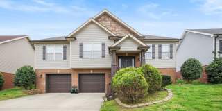 Pet Friendly Four Bedroom with Basement! Gallery 1