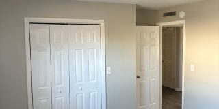 Spacious 4 Bed Condo Gallery 12