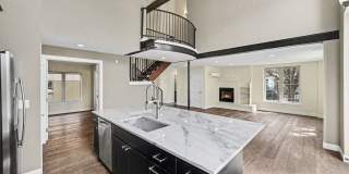 Stunning Luxury Home in Sunnyside **Move-In Special** Gallery 9