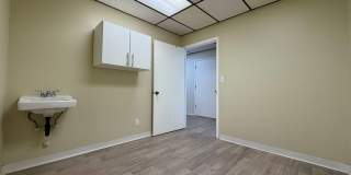 First Floor Commercial Space in Perfect Oakland Location Right on Boulevard of the Allies! CALL TODAY! Gallery 9