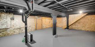 1225 N Milwaukee Avenue Gallery 17