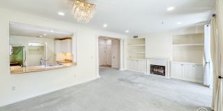 OC: Spacious 2BD/2.5BA Condo in Irvine with Resort-Style Amenities, Private Balcony & In-Unit Laundry & 2 Parking Spaces Gallery 8