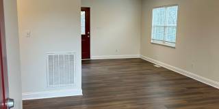 Now available:  Three bedroom, 1.5 bath home in Maryville City Gallery 6